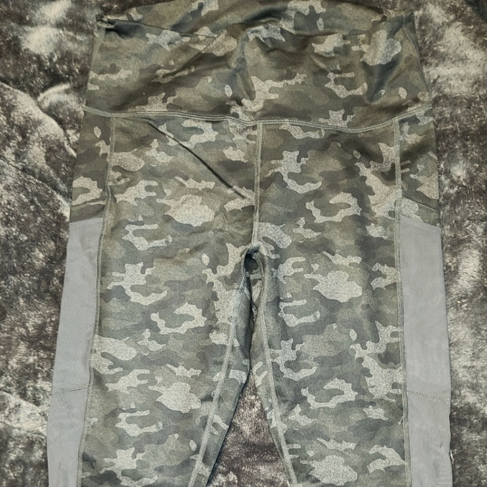 Fabletics Mila Pocket Capri